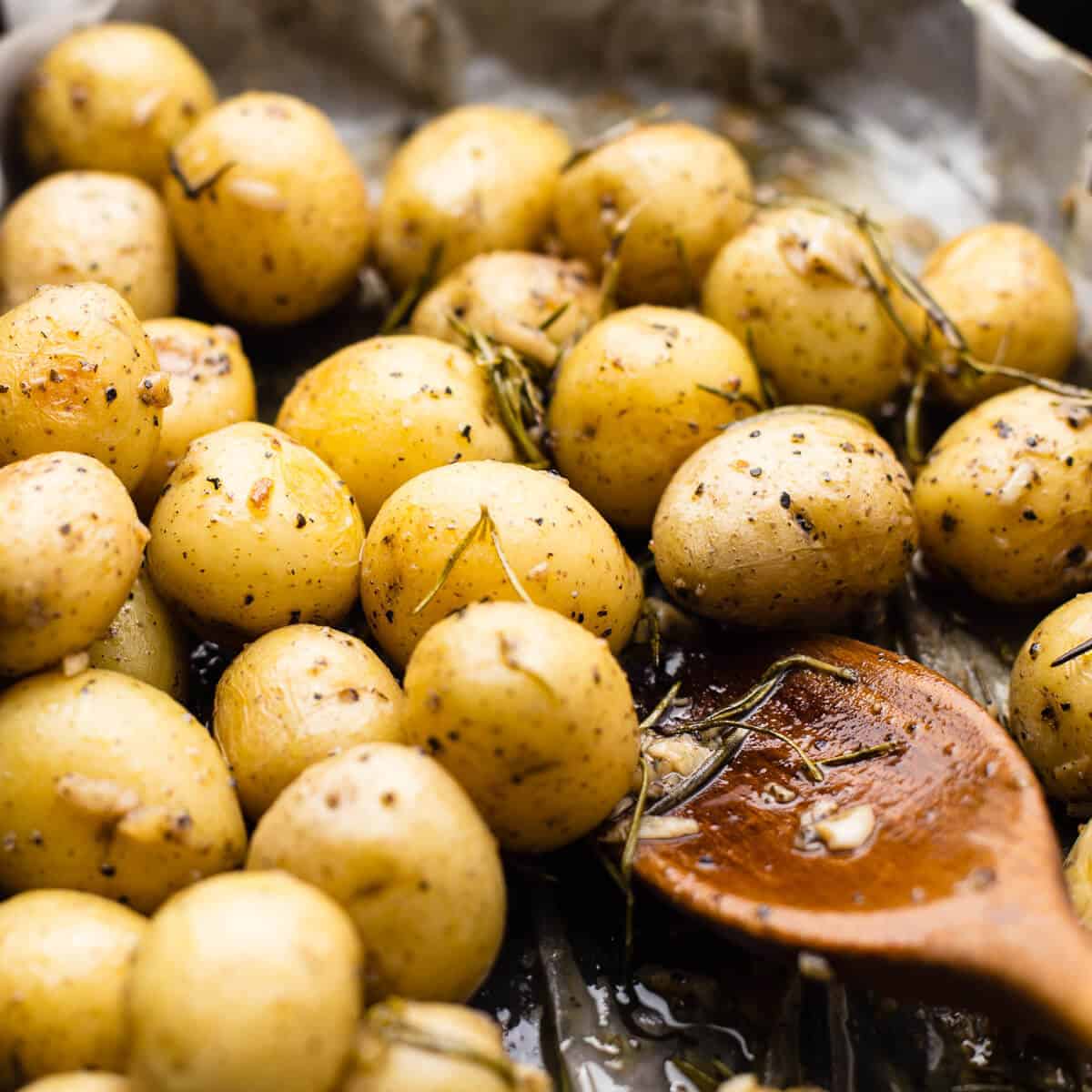 Easy Oven Baked Baby Potatoes With Rosemary And Garlic